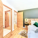 Appartement De Luxe Avec Jacuzzi, Vue Montagne Et Jardin
