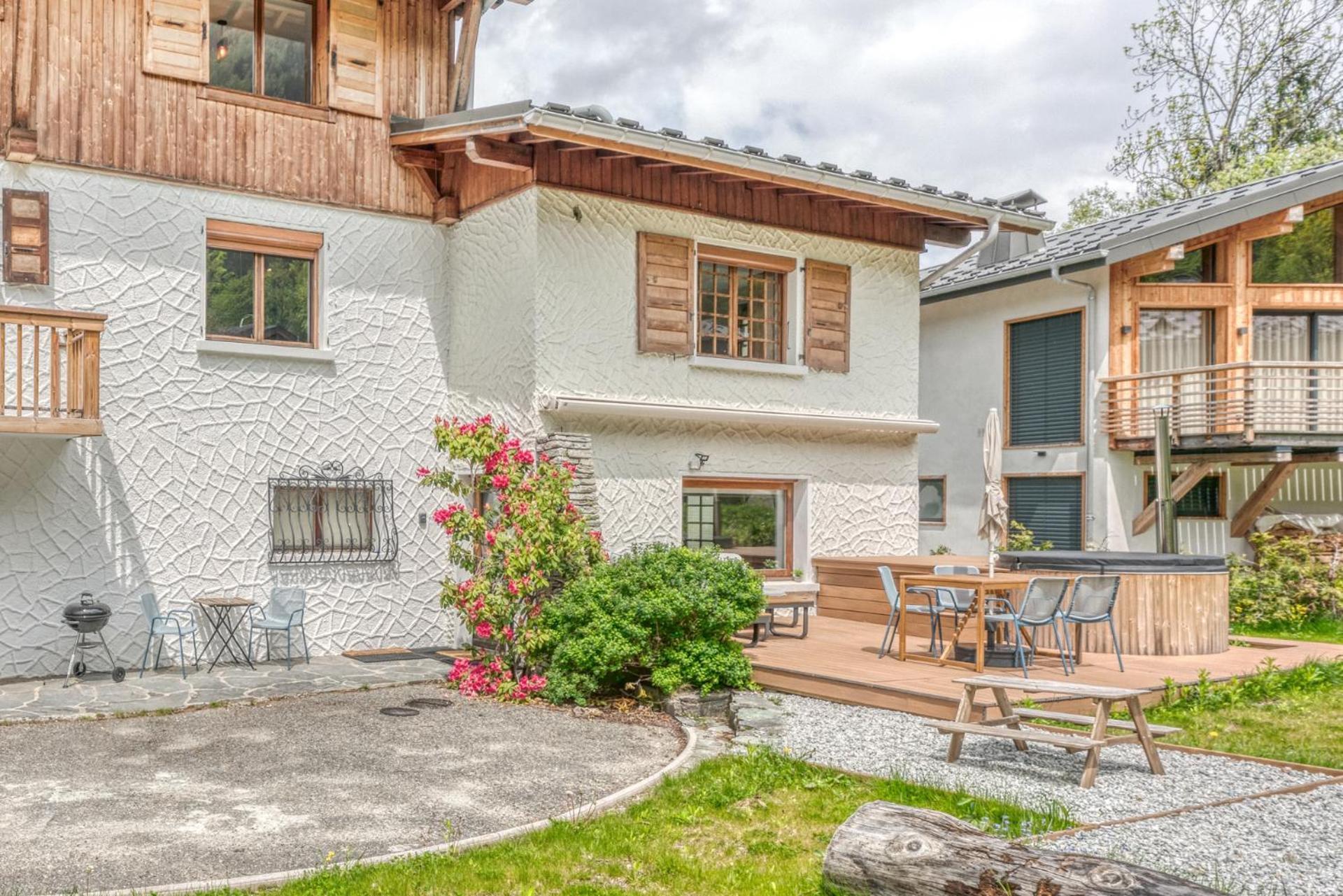 De Luxe Avec Jacuzzi, Vue Montagne Et Jardin Appartement