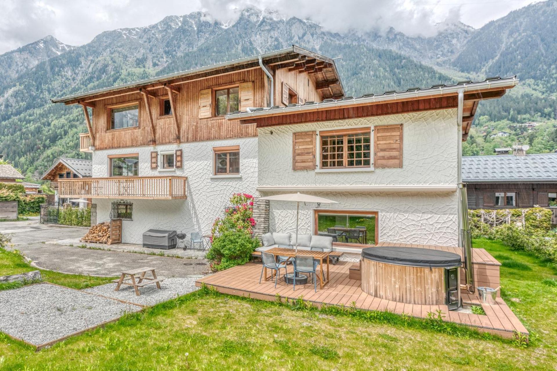 De Luxe Avec Jacuzzi, Vue Montagne Et Jardin Appartement *